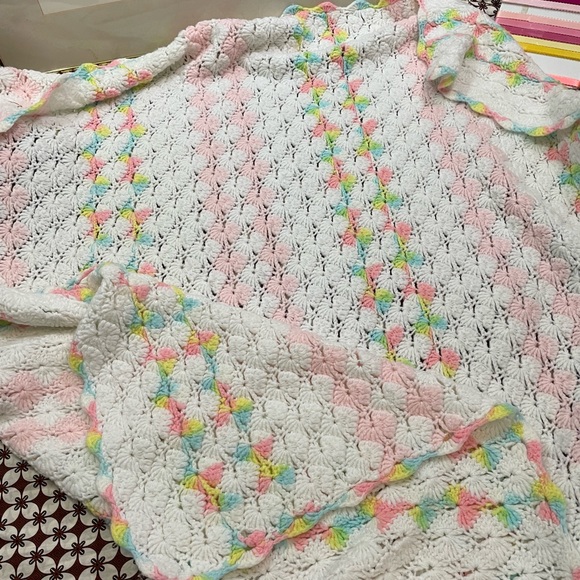 Vintage crochet Afghan - Picture 3 of 7